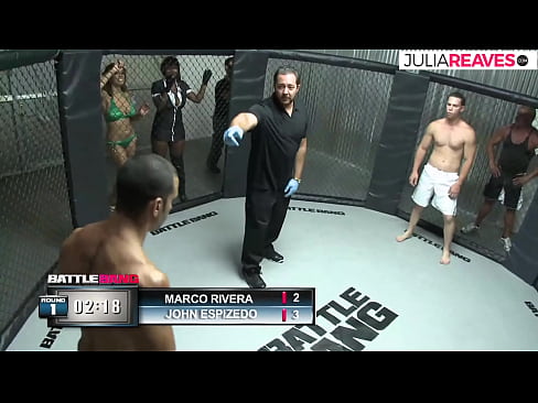 ❤️ Ultimate Fighter fickt ein Nummerngirl direkt nach einem Kampf im Ring ❌ Sex video bei uns