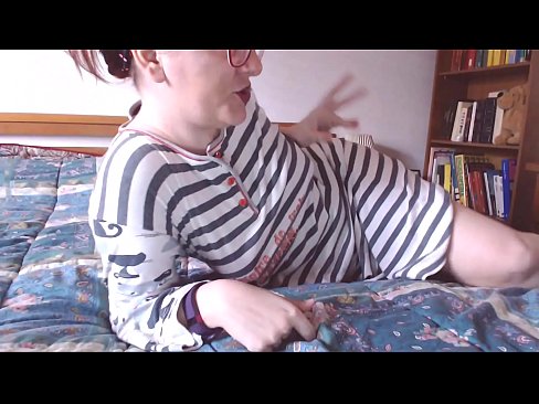 ❤️ Nimm diesen großen schwarzen Schwanz in deinen Mund kleine Sklavin ❌ Sex video bei uns