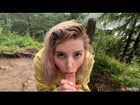 ❤️ Mädchen schluckt Sperma nach einem öffentlichen Blowjob - Eva Elfi ❌ Sex video bei uns