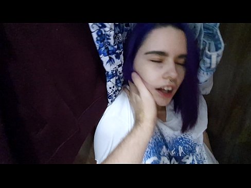 ❤️ Habe meine Schwester im Schrank gefunden und ihr beim Abspritzen geholfen ❌ Sex video bei uns