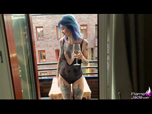 ❤️ Großartiges Mädchen lutscht mit einem Schluck und fickt leidenschaftlich unter freiem Himmel ❌ Sex video bei uns