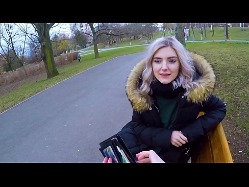 ❤️ Schluckt das heiße Sperma eines Fremden für Geld - Blowjob im Park von Eva Elfie ❌ Sex video bei uns